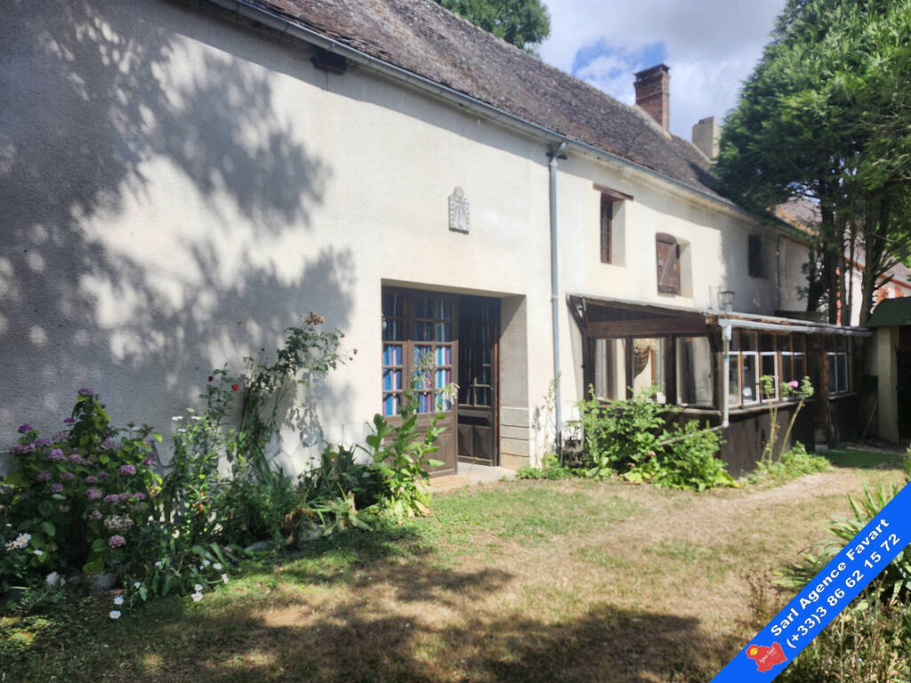 Vente Maison de village La Celle-Saint-Cyr 8 pièces 176 m²