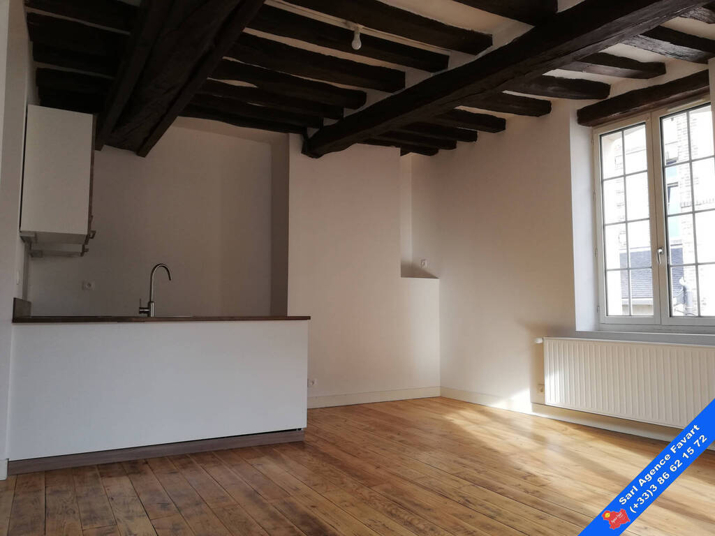Location Appartement studio Joigny 1 pièce 32.22 m²