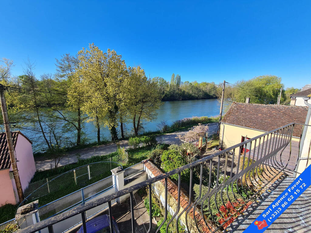 Vente Maison Laroche-Saint-Cydroine 5 pièces 104 m²