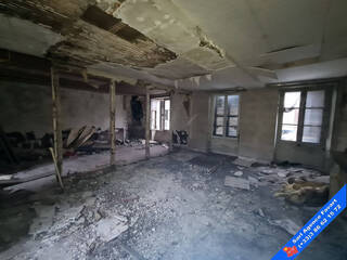 Vente Immeuble Laroche-Saint-Cydroine