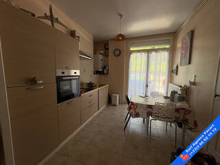 Vente Immeuble Laroche-Saint-Cydroine 6 pièces 122.21 m²