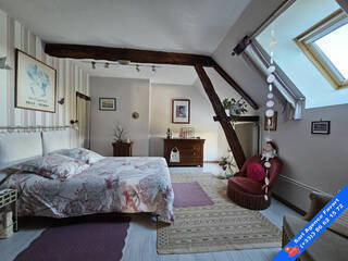 Vente Maison La Celle-Saint-Cyr 8 pièces 200 m²