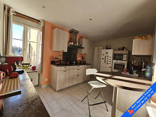 Vente Maison La Celle-Saint-Cyr 8 pièces 200 m²