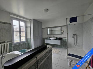 Vente Maison Villecien 8 pièces 184 m²