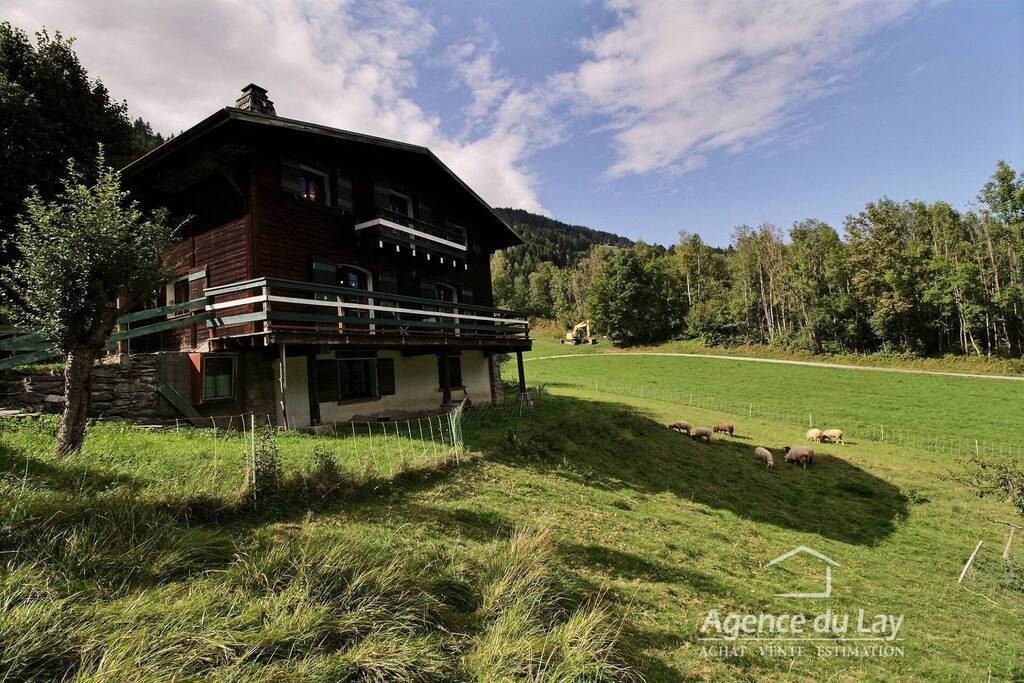Sold House or Chalet maison individuelle 6 rooms 137.5 m² Les Contamines-Montjoie 74170 Proche village