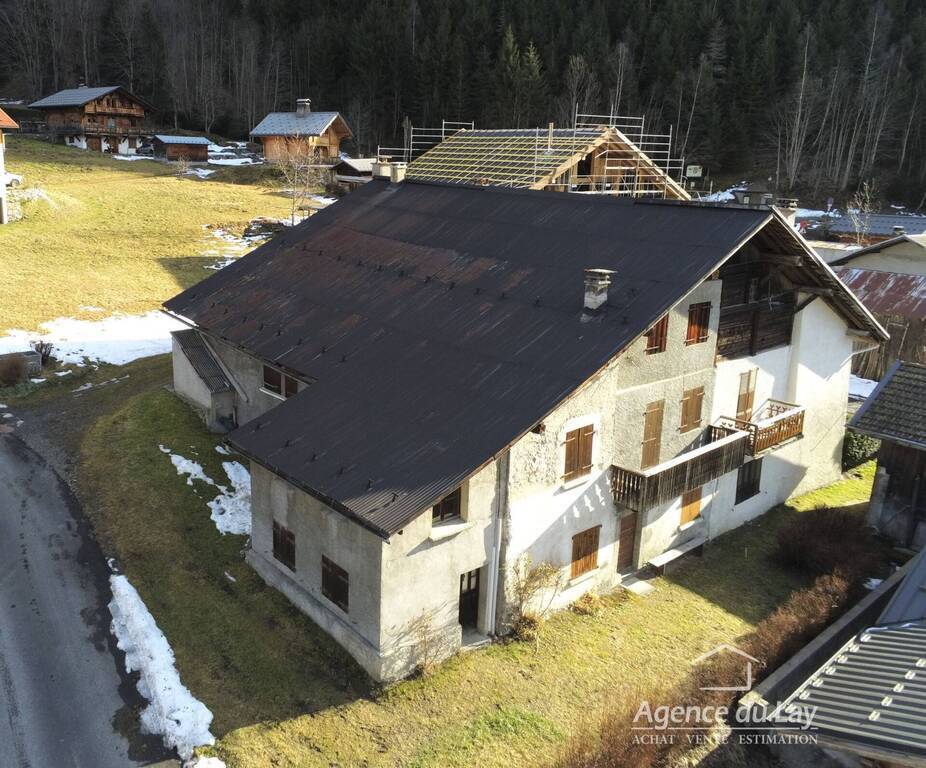 Sold House or Chalet maison individuelle 10 rooms 243 m² Les Contamines-Montjoie 74170 Le Cugnon