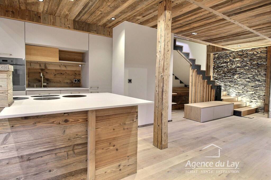 Buy House or Chalet maison individuelle 9 rooms 252 m² Les Contamines-Montjoie 74170 Proche village