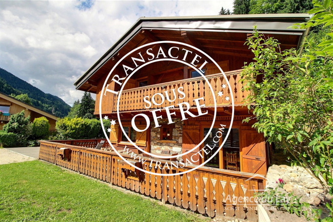 Vente Maison ou Chalet chalet 4 pièces 146.11 m² Les Contamines-Montjoie 74170 Proche village