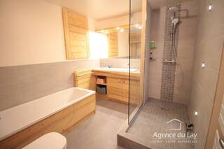 Sold House or Chalet maison individuelle 6 rooms 165 m² Les Contamines-Montjoie 74170 Proche village