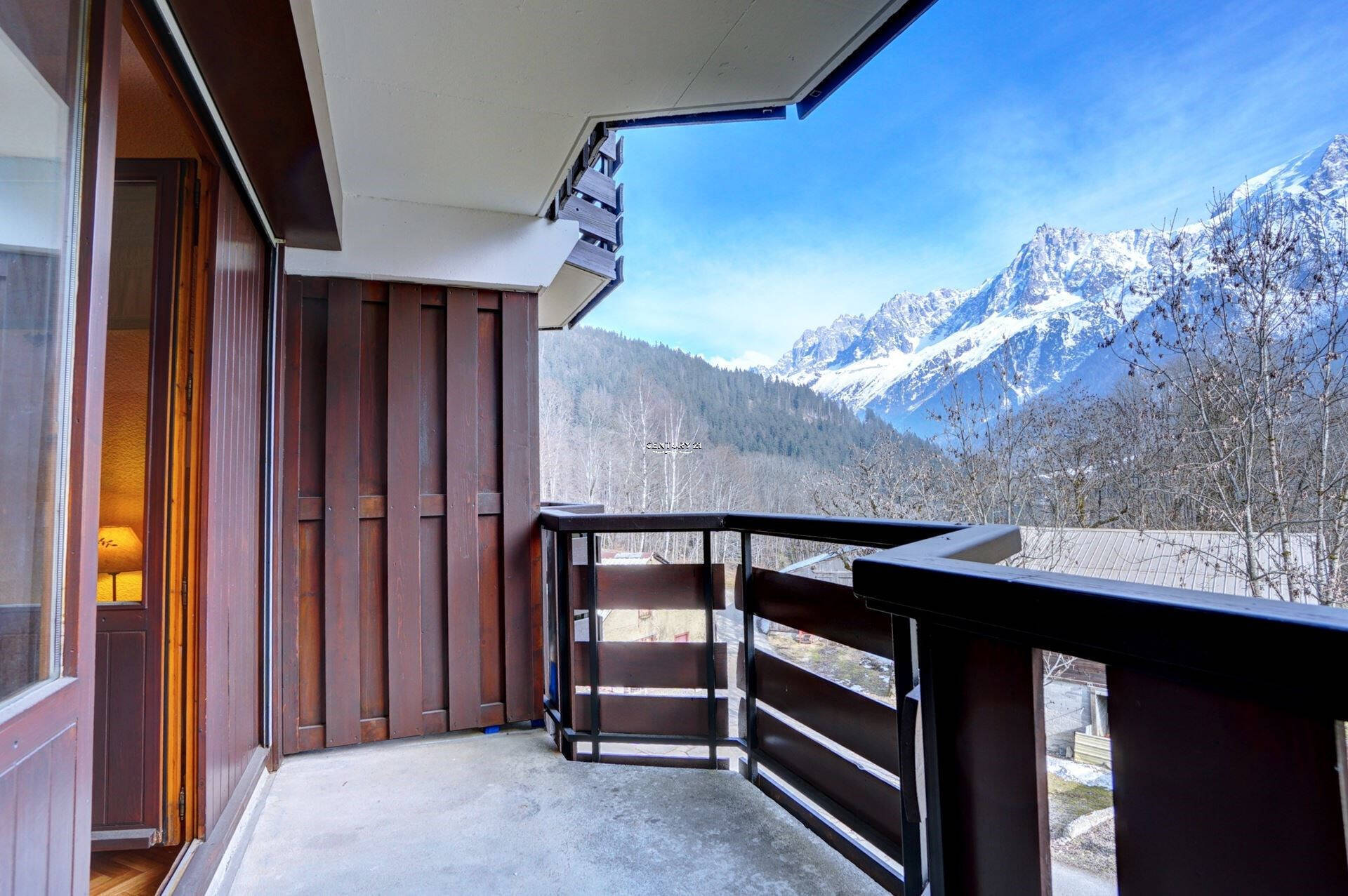 Sale of apartments, chalets and plots of land in Chamonix-Mont-Blanc