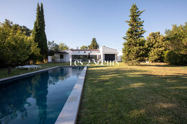 Holiday rentals House villa 8 sleeps 210 m² Puyricard 13540