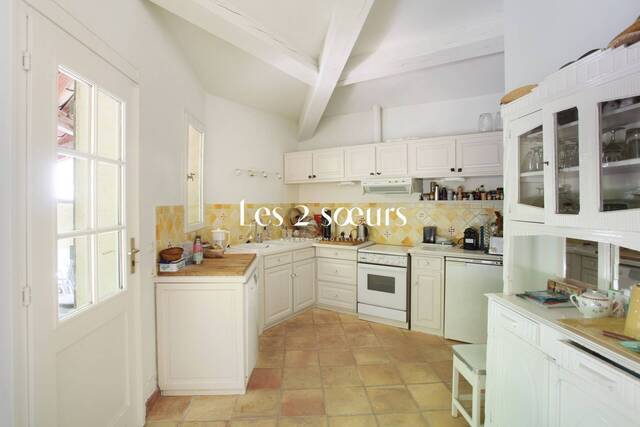 Vendu Maison 5 pièces 140 m² Aix-en-Provence 13100