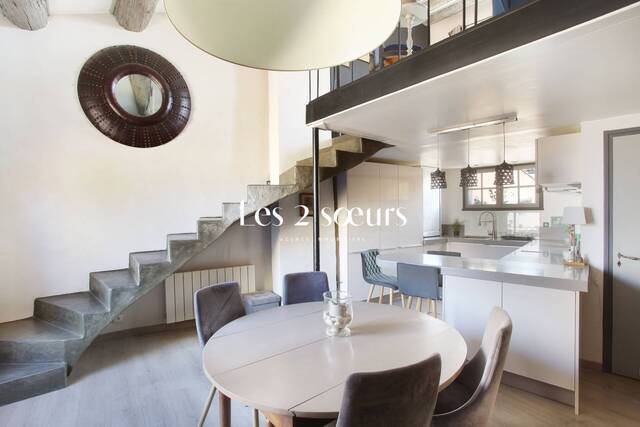 Sold Apartment duplex 6 rooms 109 m² Aix-en-Provence 13100