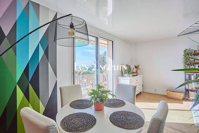 Sold Apartment t4 93.98 m² Aix-en-Provence 13090