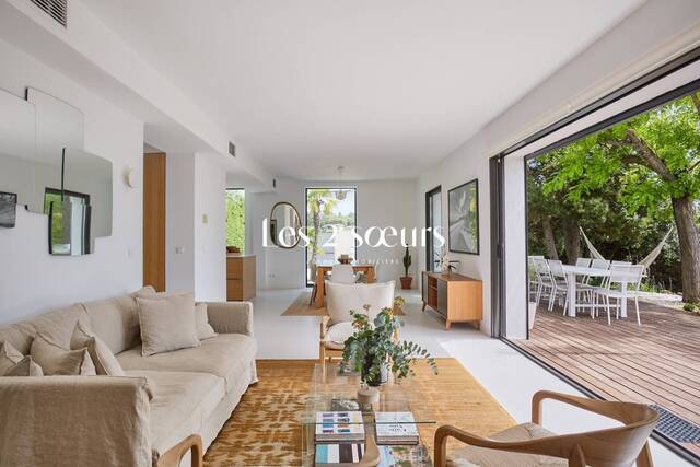 Rent House maison 6 rooms 215 m² Aix-en-Provence 13100