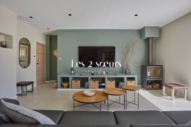 Rent House villa 7 rooms 216.08 m² Aix-en-Provence 13100