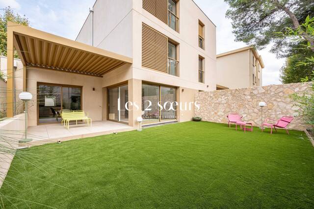 Sale Apartment t5 202 m² Aix-en-Provence 13100