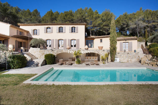 Vendu Maison 7 pièces 330 m² Aix-en-Provence 13100