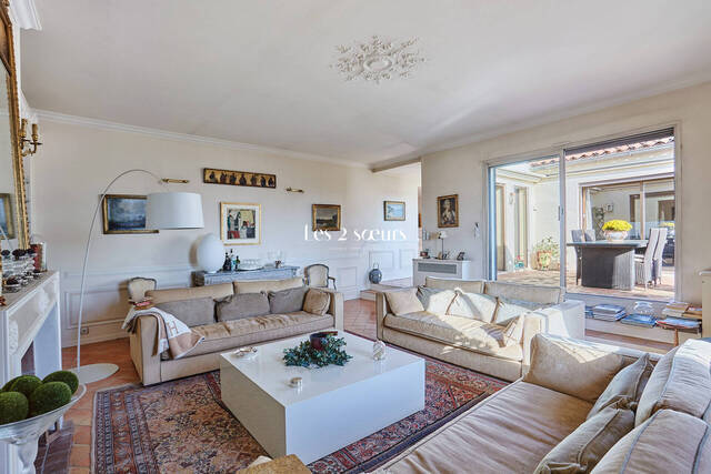 Sale Apartment 7 rooms 245.02 m² Aix-en-Provence 13100