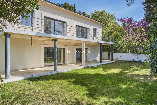 Vente Maison 8 pièces 376 m² Aix-en-Provence 13100