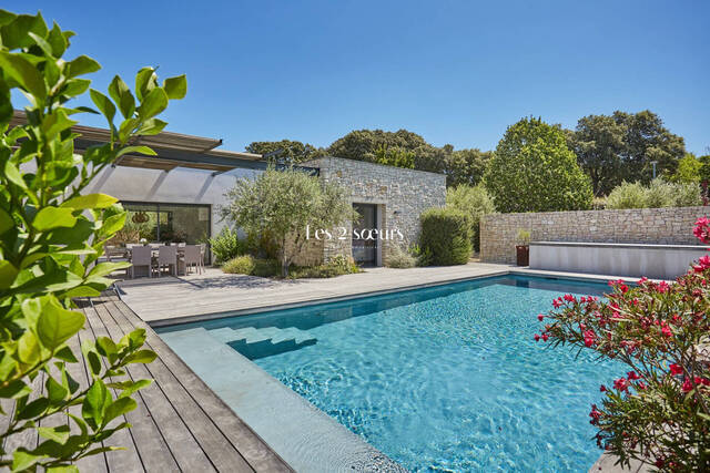 Vente Maison contemporaine 5 pièces 247 m² Aix-en-Provence 13080