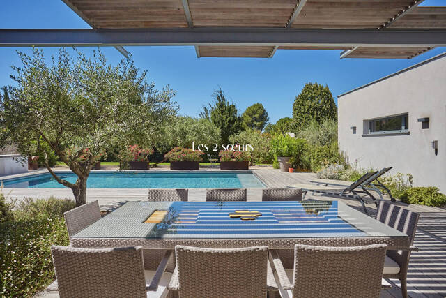 Vente Maison contemporaine 5 pièces 247 m² Aix-en-Provence 13080