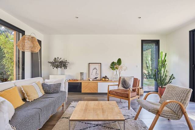 Rent House maison 6 rooms 195.27 m² Cabriès 13480