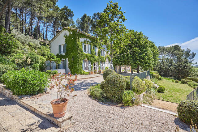 Vente Maison bastide 7 pièces 215 m² Aix-en-Provence 13080