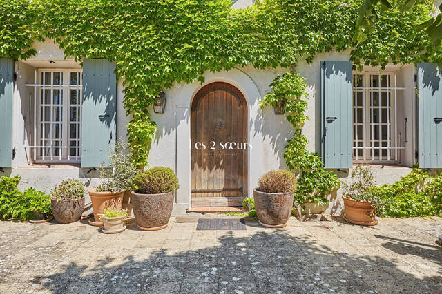 Vente Maison bastide 7 pièces 215 m² Aix-en-Provence 13080