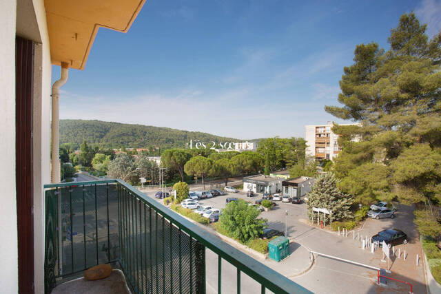 Vendu Appartement 3 pièces 50 m² Aix-en-Provence 13100