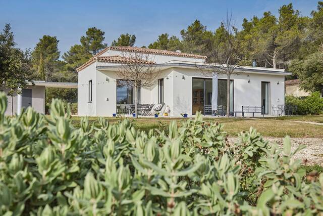 Location Maison bastide 6 pièces 233 m² Saint-Marc-Jaumegarde 13100