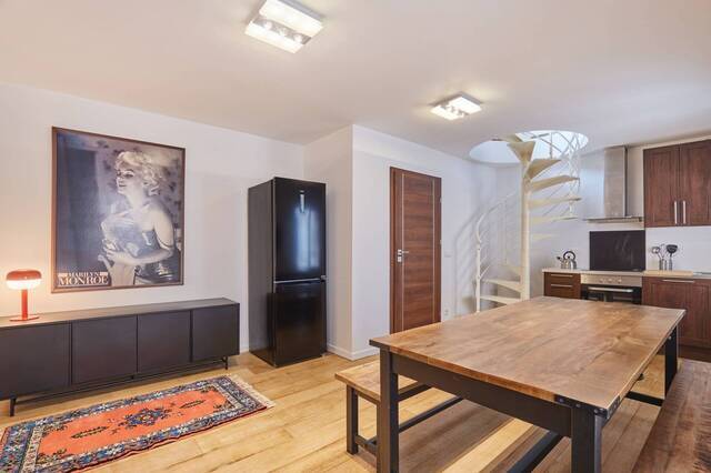 Location Appartement duplex 2 pièces 55 m² Aix-en-Provence 13100