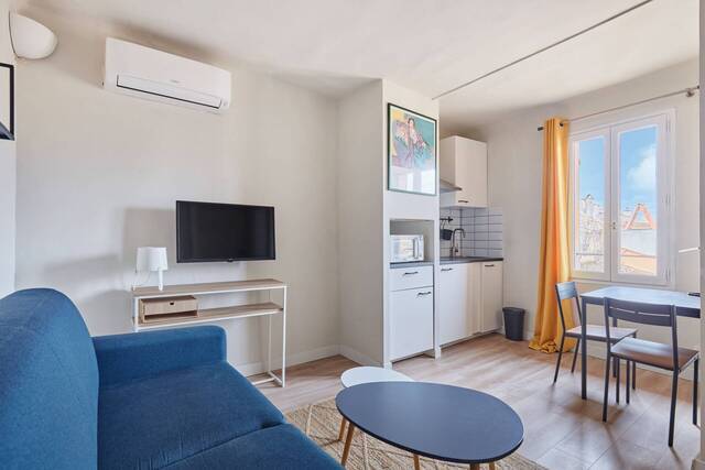Rent Apartment studio 1 room 17 m² Aix-en-Provence 13100