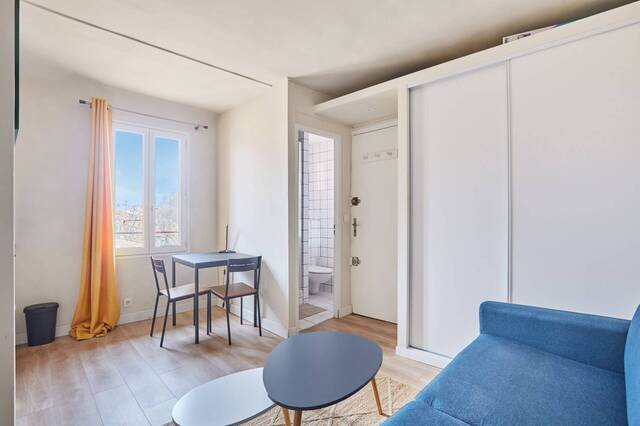 Rent Apartment studio 1 room 17 m² Aix-en-Provence 13100