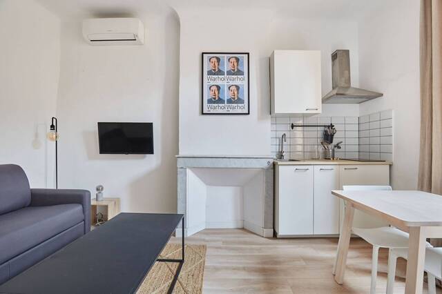 Rent Apartment studio 1 room 17 m² Aix-en-Provence 13100