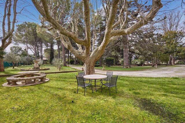 Location Maison 6 pièces 265 m² Aix-en-Provence 13100