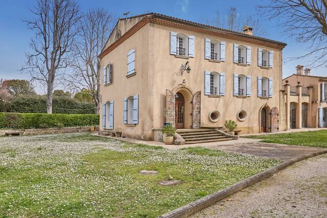 Location Maison 6 pièces 265 m² Aix-en-Provence 13100