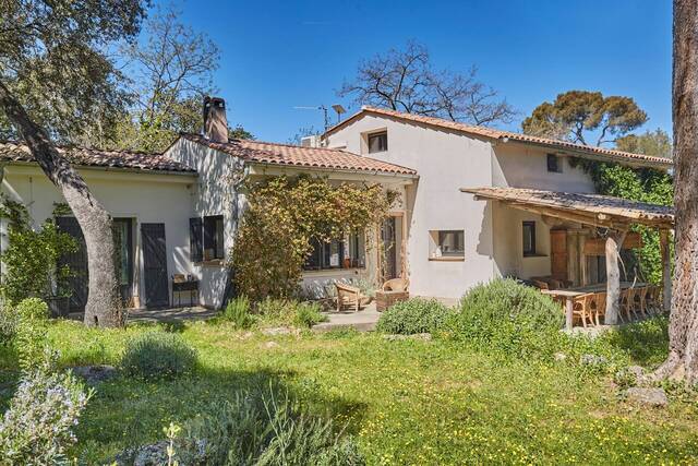 Rent House 5 rooms 160 m² Aix-en-Provence 13100