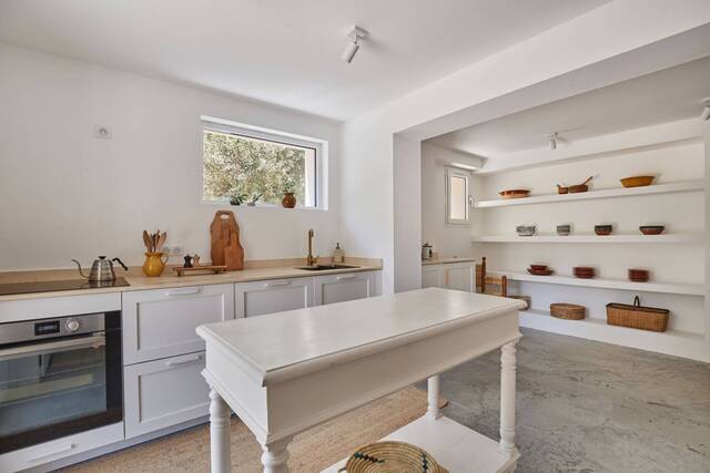 Rent House maison 6 rooms 202 m² Vauvenargues 13126