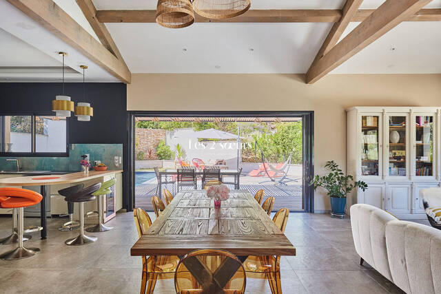Vente Maison contemporaine 7 pièces 276.25 m² Saint-Marc-Jaumegarde 13100