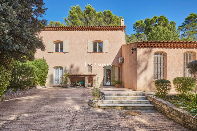 Vente Maison 7 pièces 223 m² Bouc-Bel-Air 13320