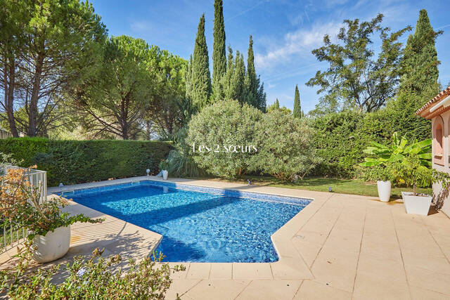 Vente Maison 5 pièces 219.54 m² Aix-en-Provence 13090
