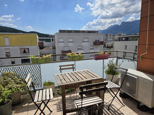 Buy Apartment appartement 3 rooms Échirolles 38130
