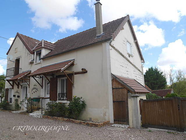 Bien vendu Maison maison ancienne 5 pièces 117 m² Ouanne 89560