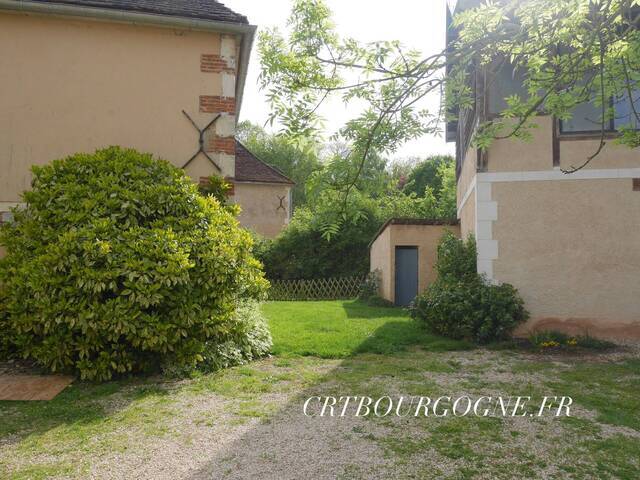 Bien vendu Maison maison ancienne 5 pièces 145 m² Leugny 89130