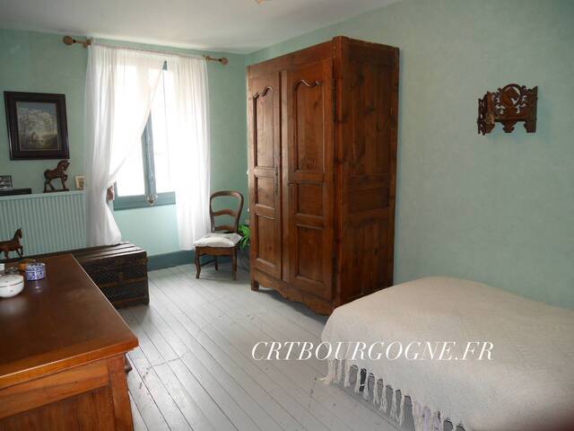 Bien vendu Maison maison ancienne 5 pièces 145 m² Leugny 89130