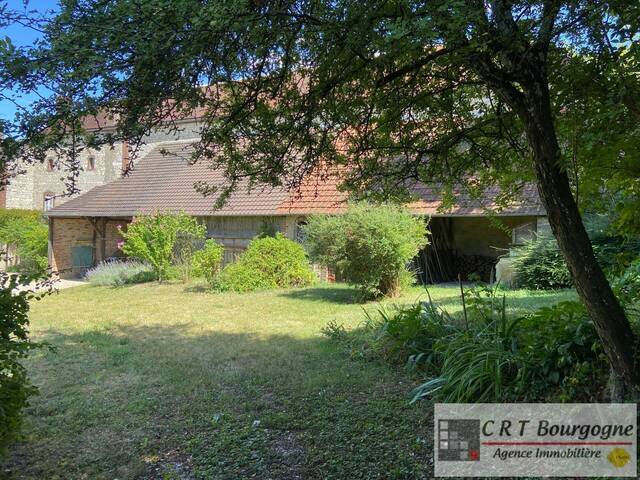 Vente Maison maison ancienne 8 pièces 208.88 m² Toucy 89130