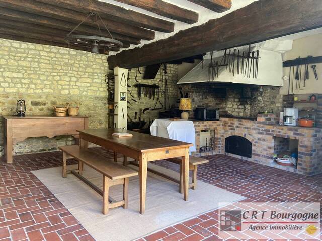 Vente Maison maison ancienne 8 pièces 208.88 m² Toucy 89130