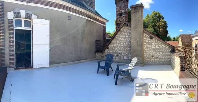Vente Maison maison ancienne 8 pièces 208.88 m² Toucy 89130