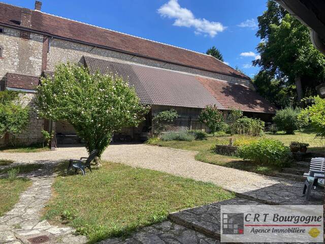 Vente Maison maison ancienne 8 pièces 208.88 m² Toucy 89130